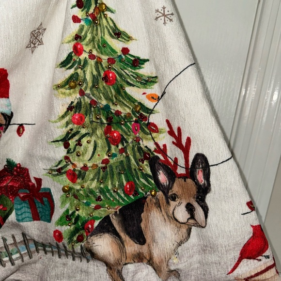 NWT Humane Society Dogs 50" Tree Skirt with Dogs and Bells - Picture 15 of 15